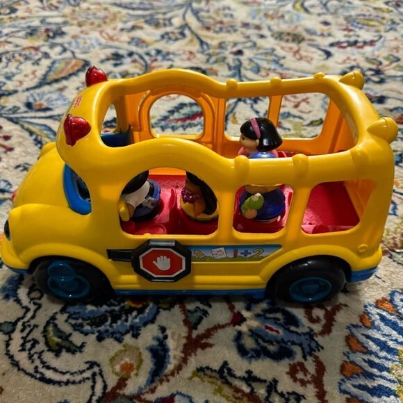 Fisher-price Little People Lil' Movers School Bus - Picture 1 of 7